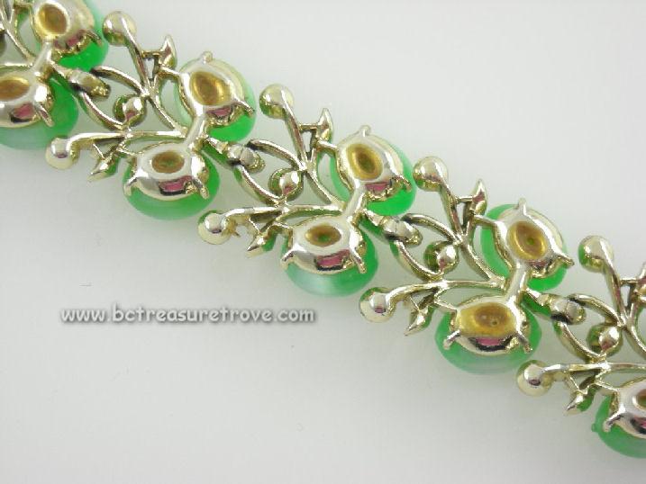 Lime Green Moonglow Vintage Bracelet Signed Coro Pegasus Belle